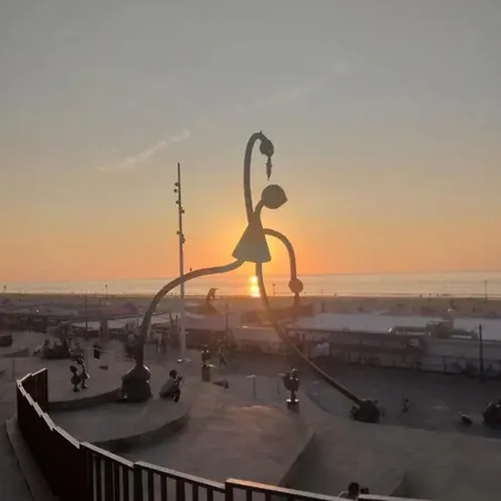 Ocean Moments - Free Parking *